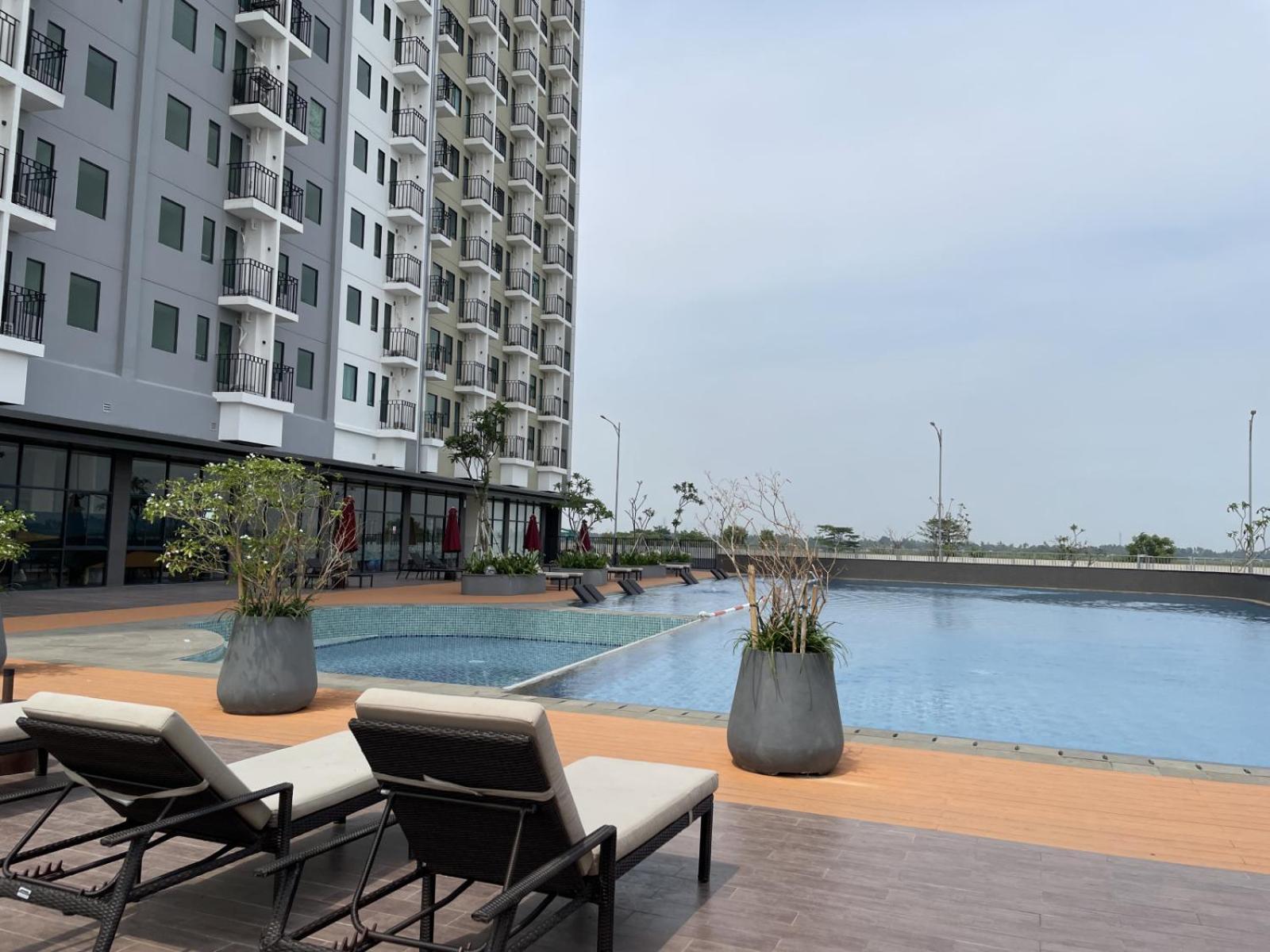 Hotel Osaka Pik2 Тангеранг Екстериор снимка