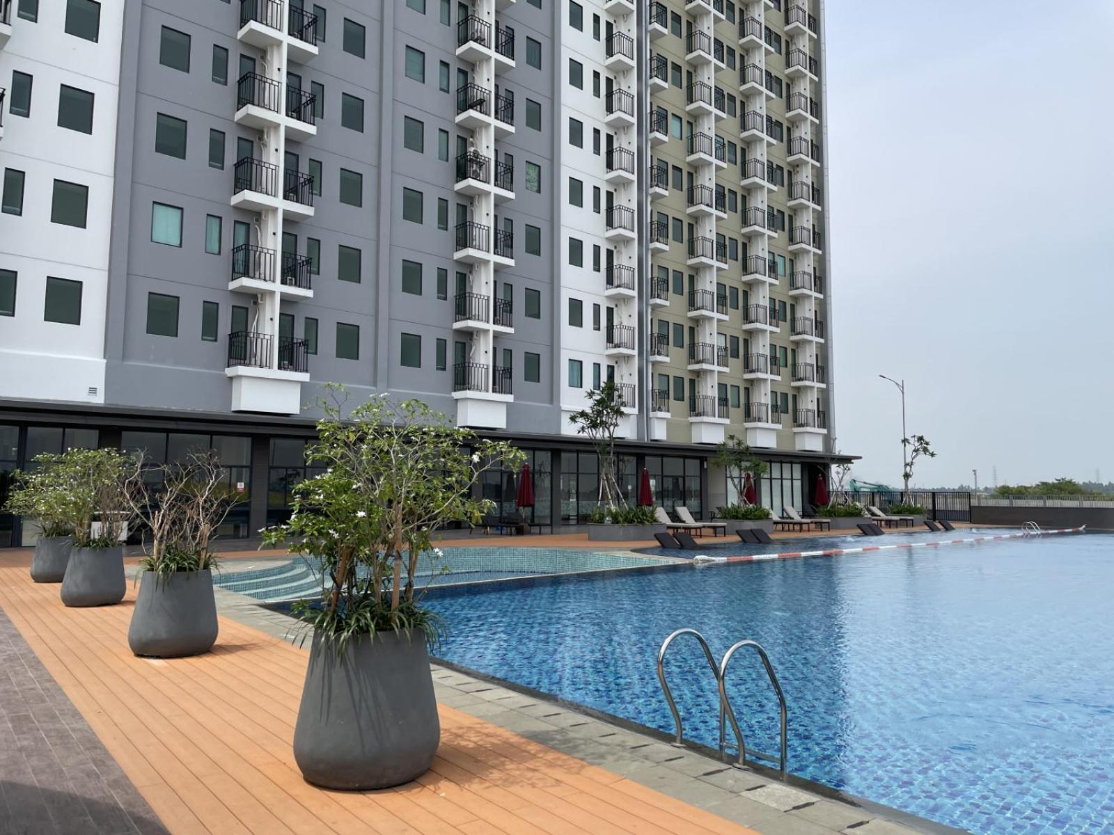 Hotel Osaka Pik2 Тангеранг Екстериор снимка